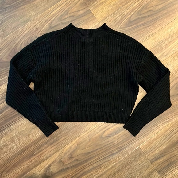 Forever 21 Cropped Sweater - Picture 2 of 3